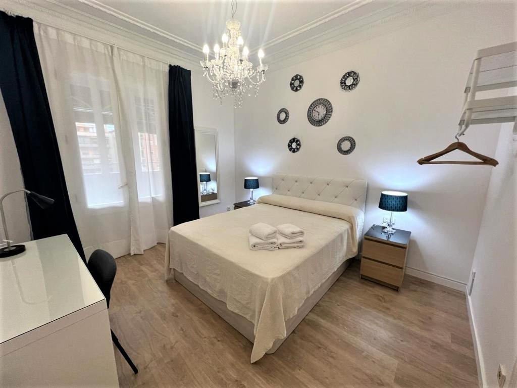 Flor Habitaciones Barcelona Luaran gambar