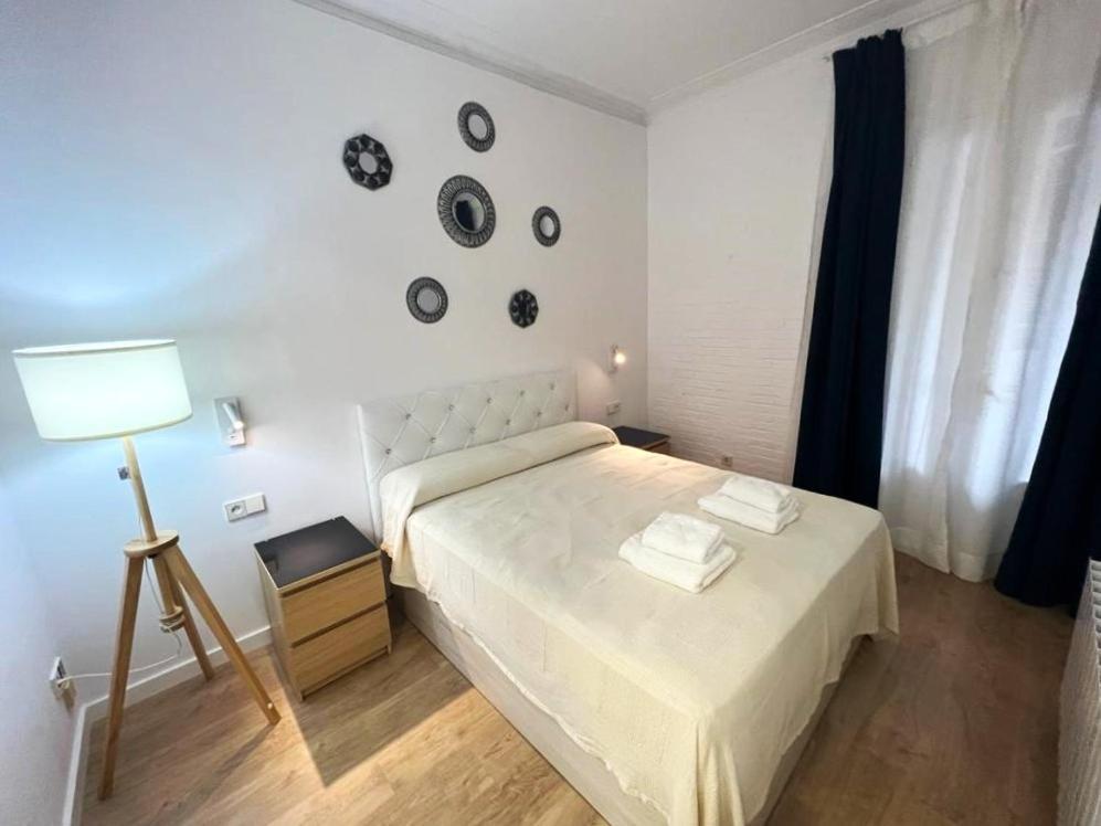 Flor Habitaciones Barcelona Luaran gambar