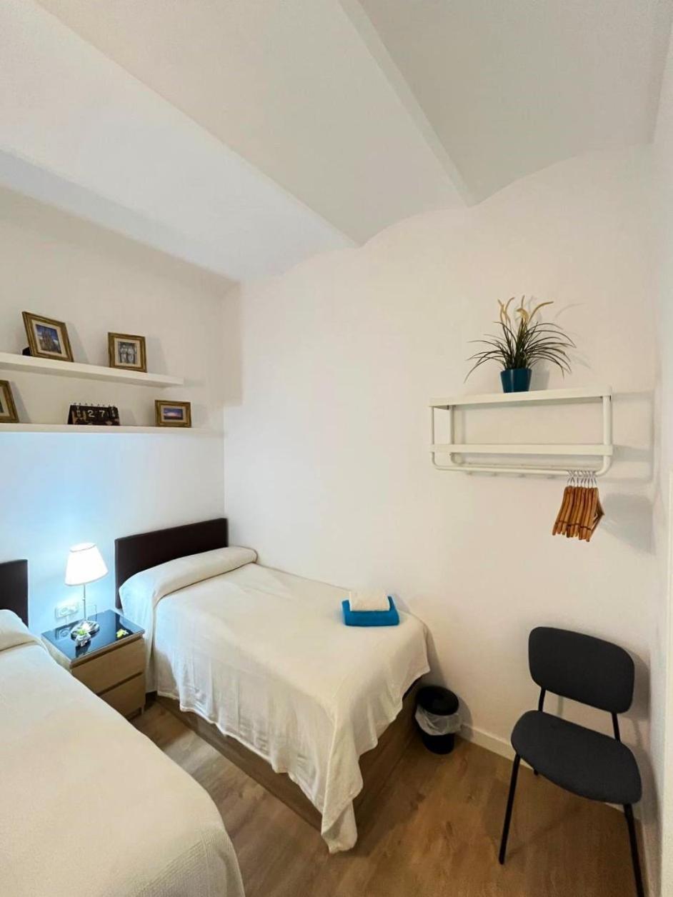Flor Habitaciones Barcelona Luaran gambar