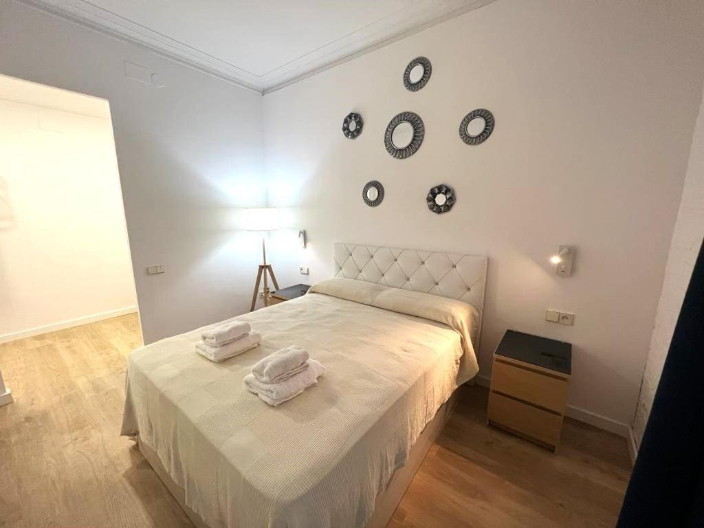 Flor Habitaciones Barcelona Luaran gambar