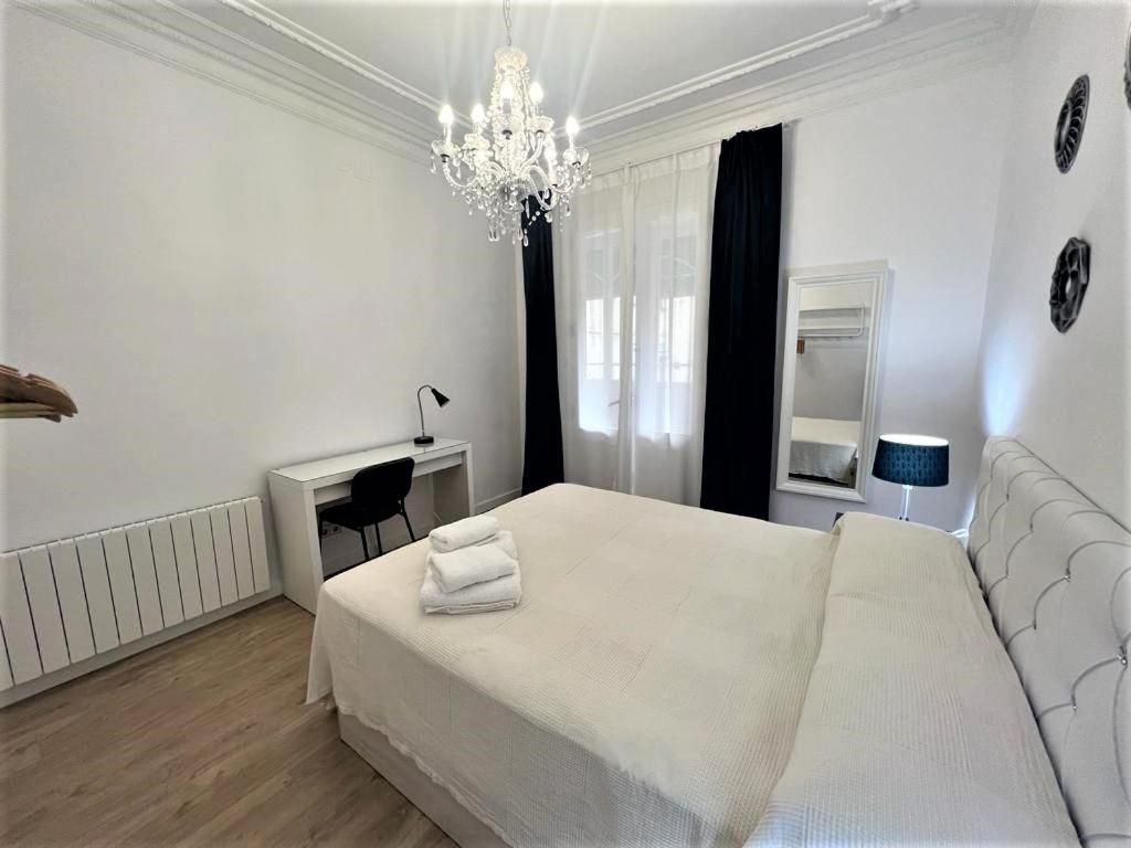 Flor Habitaciones Barcelona Luaran gambar
